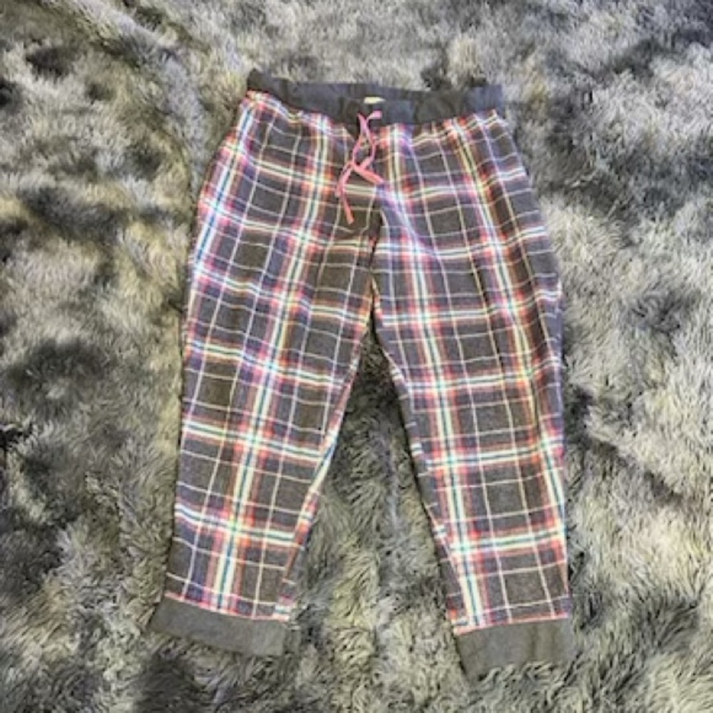 Cuddl Duds Women’s Plaid PJ Bottoms. Size Large Petite. Excellent Condition